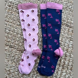 2 PAIRS clove knee-high compression socks